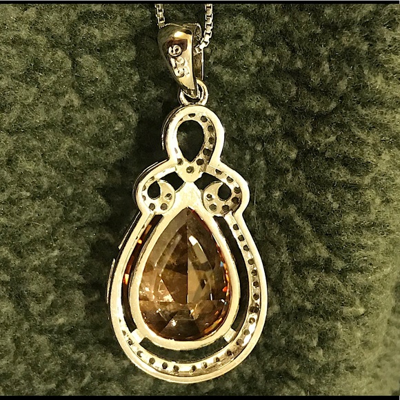 NEW beautiful crystal necklace ⭐️⭐️⭐️⭐️ - Picture 4 of 5